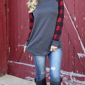 Women's Tunic Length Casual Shirt - Plaid Sleeves